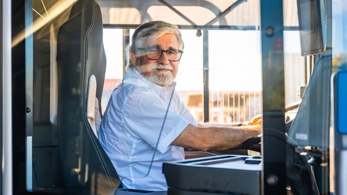 Un Conductor De Autobús.