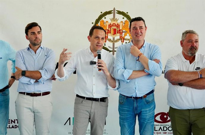 El presidente de la Diputación de Valladolid, Conrado Íscar, en las finales de los Campeonates Provinciales celebradas en Zaratán (Valladolid)