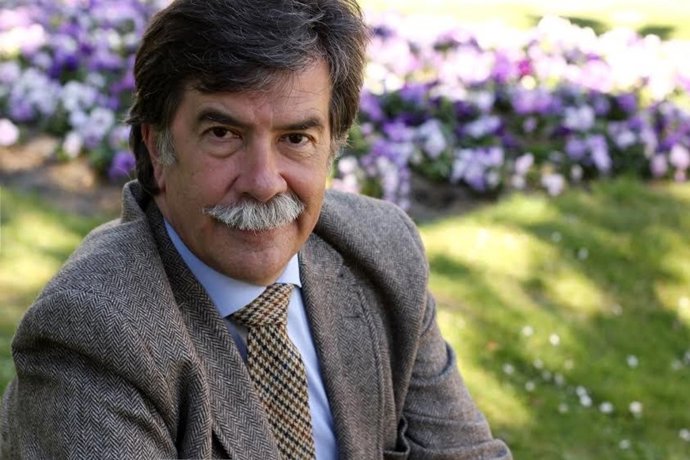 Archivo - El psicólogo Javier Urra
