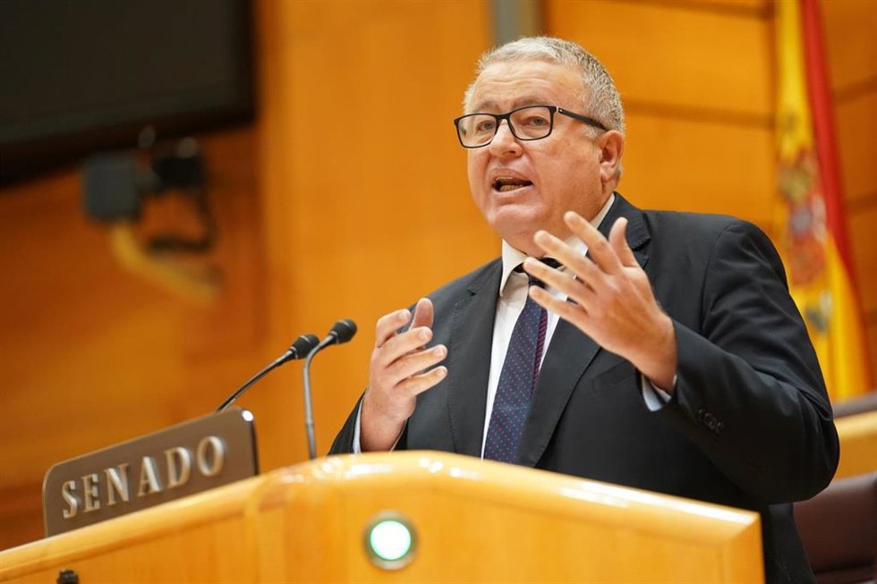 Archivo - Bernabé (PP) denuncia el "colapso ferroviario" por la "desastrosa" gestión de Sánchez 
