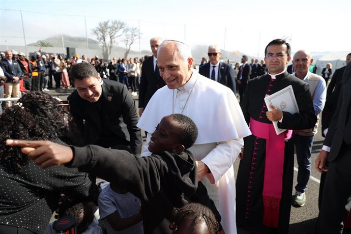 El Papa León XIV durante un encuentro con migrantes en el Centro Las Raíces, a 12 de junio de 2026, en San Cristóbal de La Laguna, Santa Cruz de Tenerife, Islas Canarias (España). 