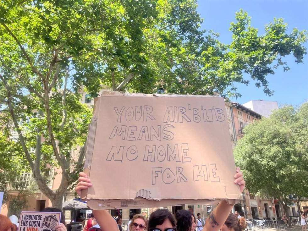 Una pancarta mostrada en la protesta.
