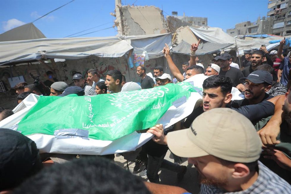 Funeral de una persona fallecida en los bombardeos israelíes en la Franja de Gaza