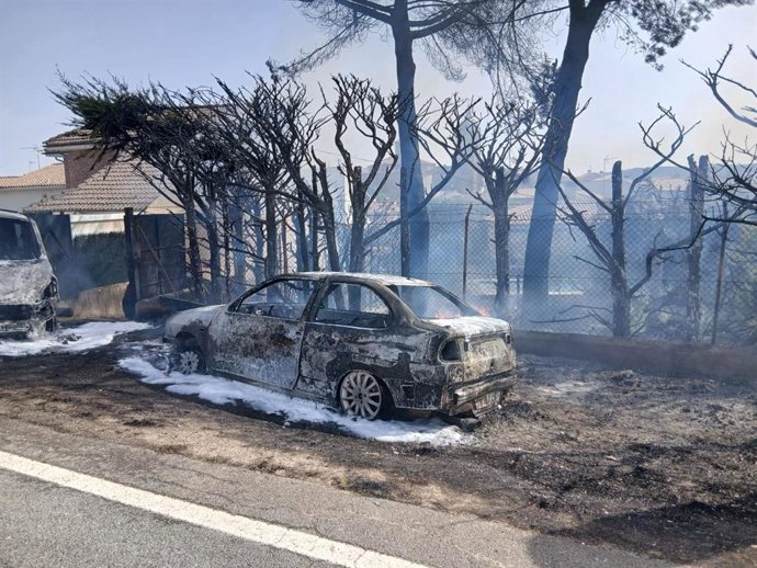 Incendio de una vivienda en Mañeru que se ha extendido al monte.