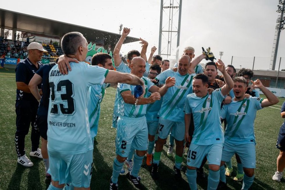 Madrid corona a los campeones de la 8ª temporada de LALIGA GENUINE Moeve