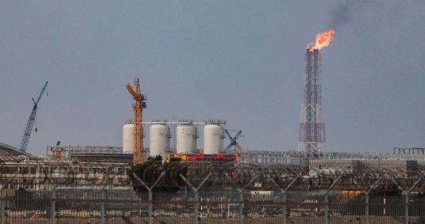 Qatar informa de una explosión "interna" en la planta de gas natural de Ras Laffan con varios heridos