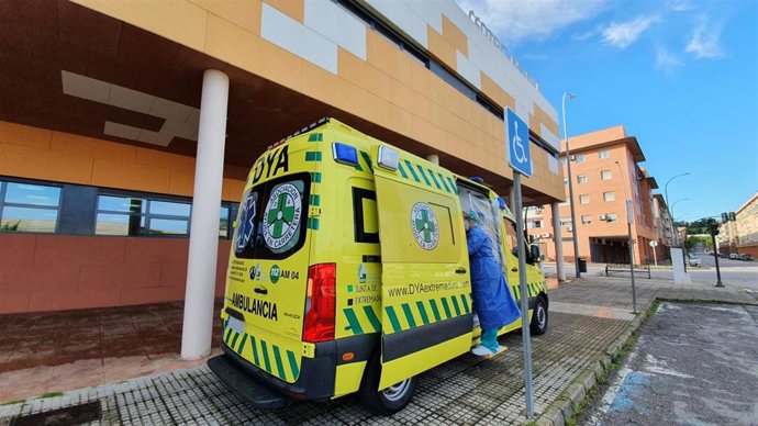 Archivo - Ambulancia de DYA Extremadura