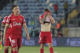 Futbol, O'Higgins vs Nublense Fecha 27, Liga de primera 2025. Los jugadores de Nublense reaccionan luego de un partido de la liga de primera disputado en el estadio El Teniente de Rancagua, Chile. 08/11/2025 Jorge Loyola/Photosport  Football, O'Higgins
