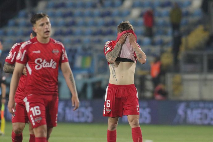 Futbol, O'Higgins vs Nublense Fecha 27, Liga de primera 2025. Los jugadores de Nublense reaccionan luego de un partido de la liga de primera disputado en el estadio El Teniente de Rancagua, Chile. 08/11/2025 Jorge Loyola/Photosport  Football, O'Higgins