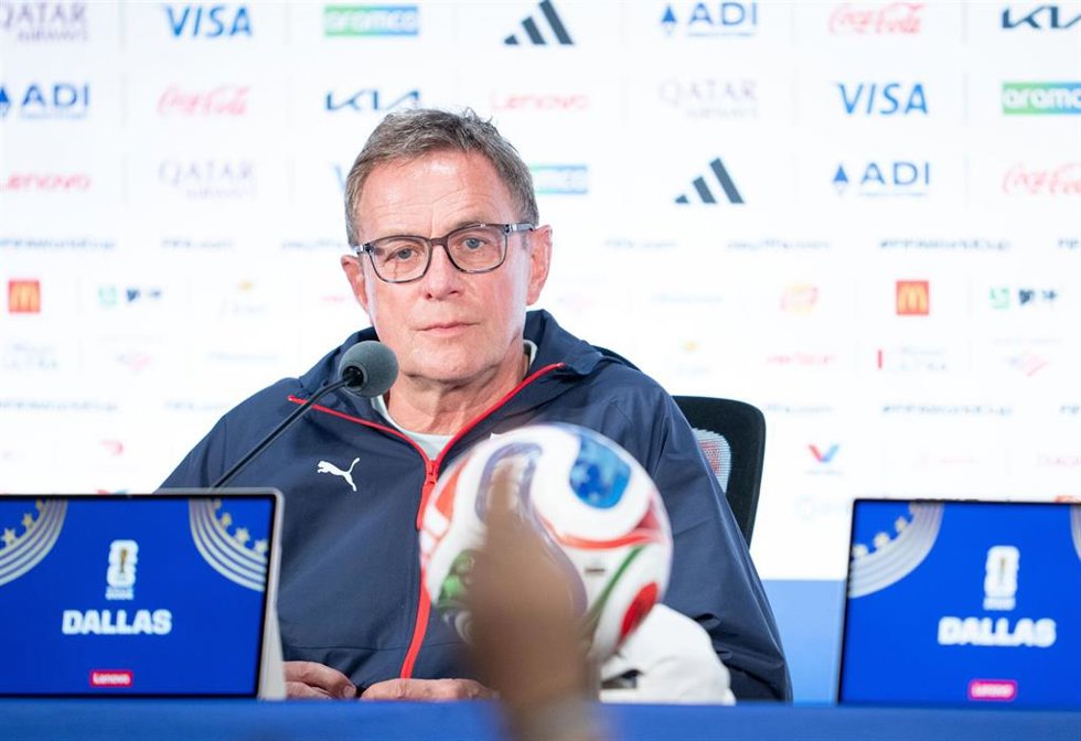 Ralf Rangnick en rueda de prensa