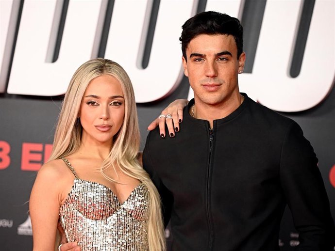 Ana Mena y Óscar Casas en la première de 'Ídolos'