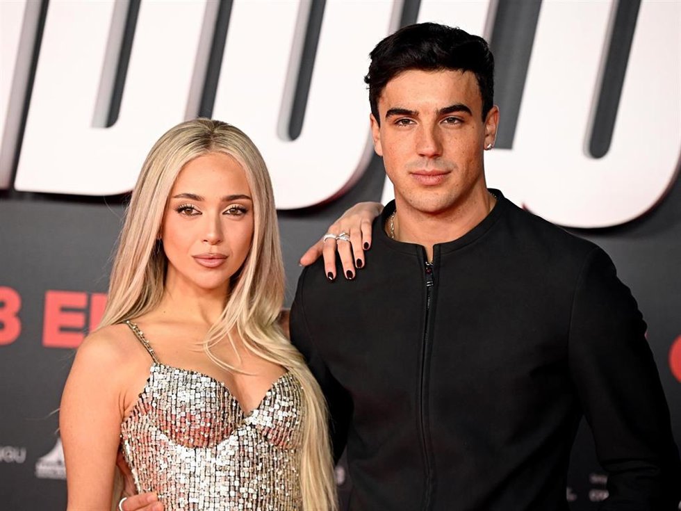 Ana Mena y Óscar Casas en la première de 'Ídolos'