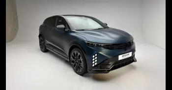 Renault renueva el Megane E-Tech eléctrico con más autonomía, diseño renovado y carga ultrarrápida