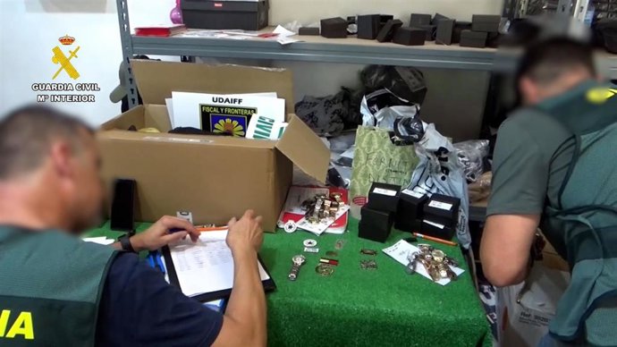 Agentes de la Guardia Civil intervienen en Granada artículos falsificados valorados en 1,3 millones de euros