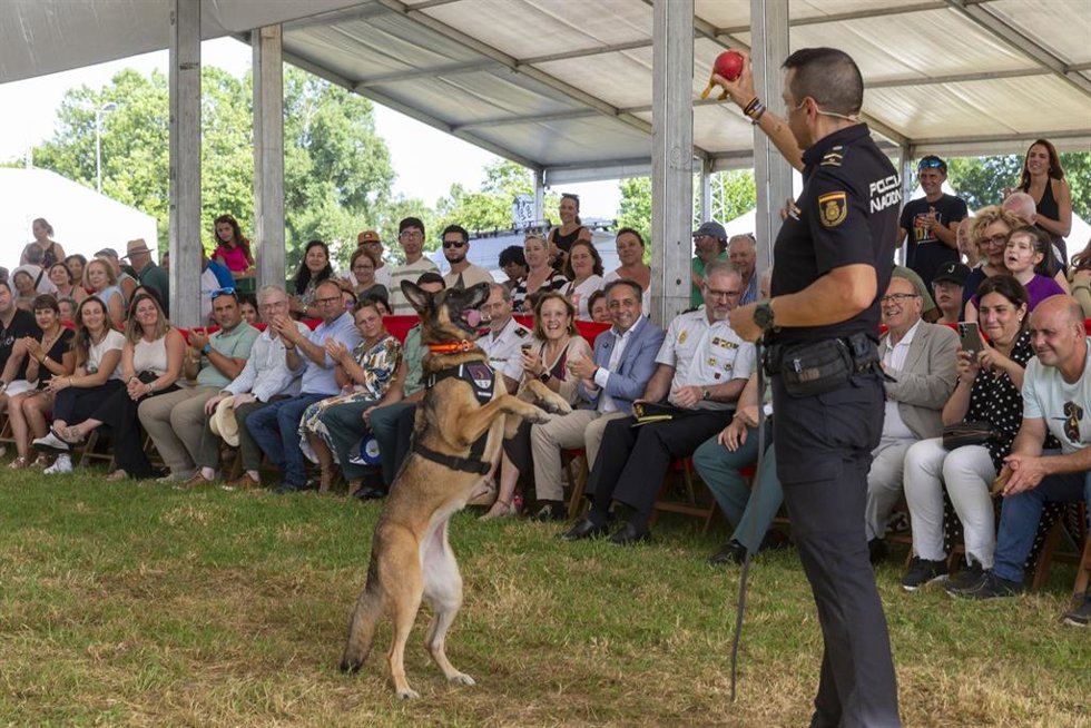 El Gobierno se suma al homenaje a la Policía en la Feria de la Leche de Renedo