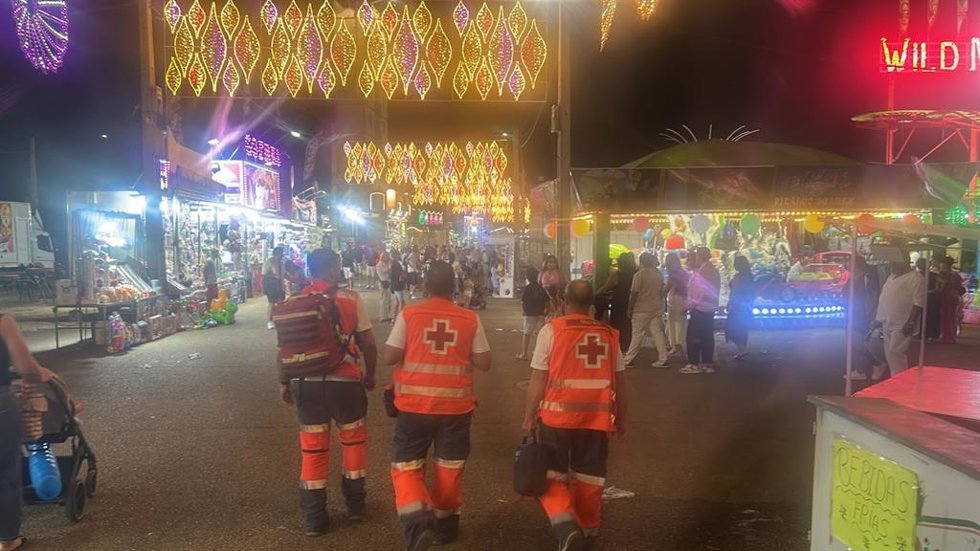 Efectivos de Cruz Roja en la Feria de Badajoz.