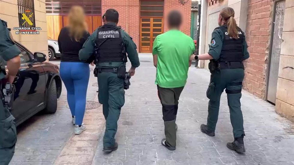 Desmantelado un cultivo indoor y punto de venta de drogas y localiza a una menor fugada de un centro tutelado