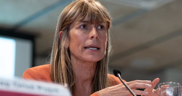 El juez Peinado cita este miércoles a Begoña Gómez para que entregue el pasaporte