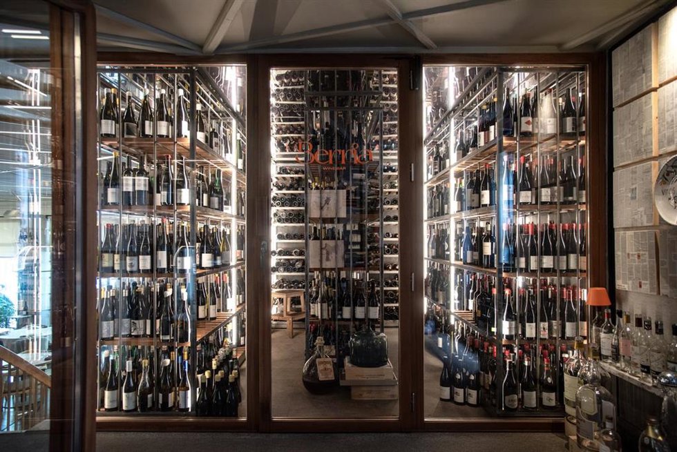 Archivo - Botellero de Berria Wine Bar