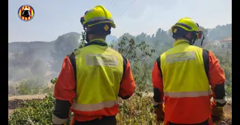 Controlat l'incendi de vegetació d'Estivella
