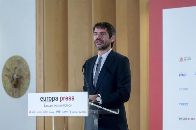 Archivo - El ministro de Cultura, Ernest Urtasun, durante un desayuno informativo organizado por Europa Press, en el Hyatt Regency Hesperia Madrid, a 24 de noviembre de 2025, en Madrid (España).