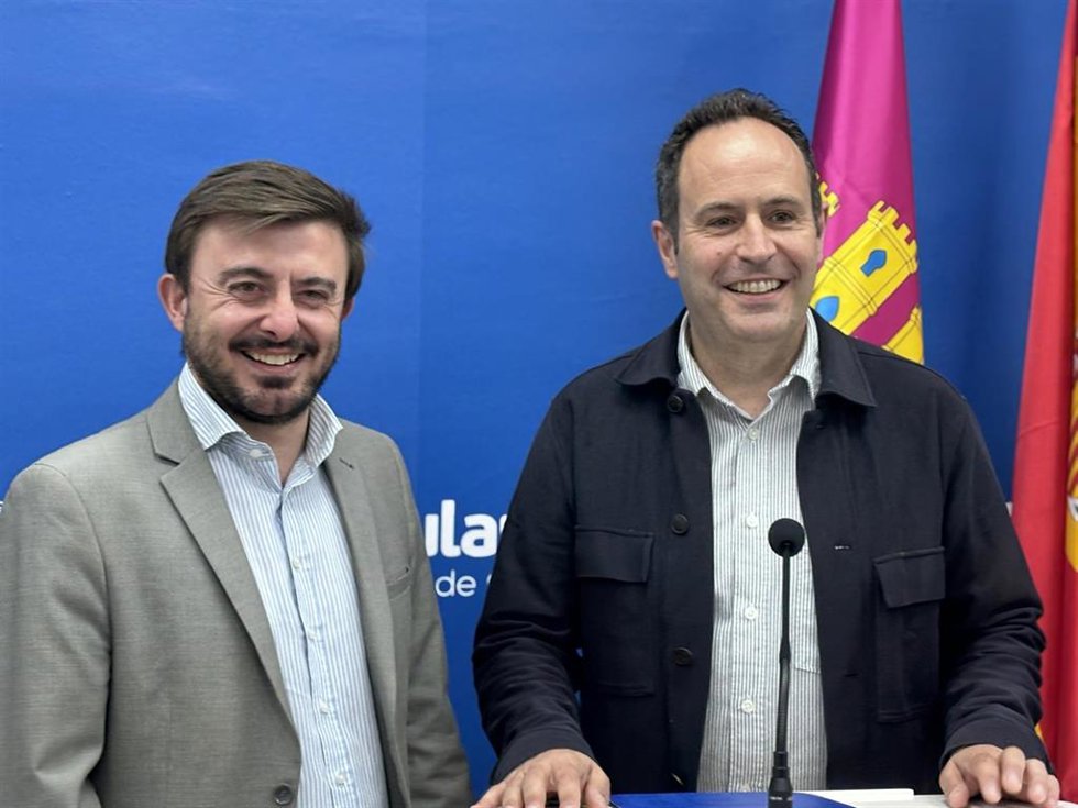 El diputado nacional del Partido Popular Daniel Pérez Osma y el presidente del PP de Cuenca, José Martín-Buro.