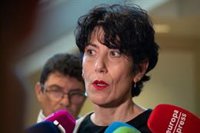 Elma Saiz espera que se "ponga orden" en el procedimiento contra Begoña Gómez y se pregunta "quién reparará el daño"