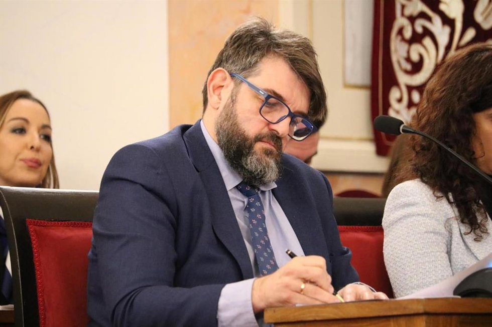 El portavoz de Vox Alcalá y segundo teniente de alcaldesa, Víctor Acosta