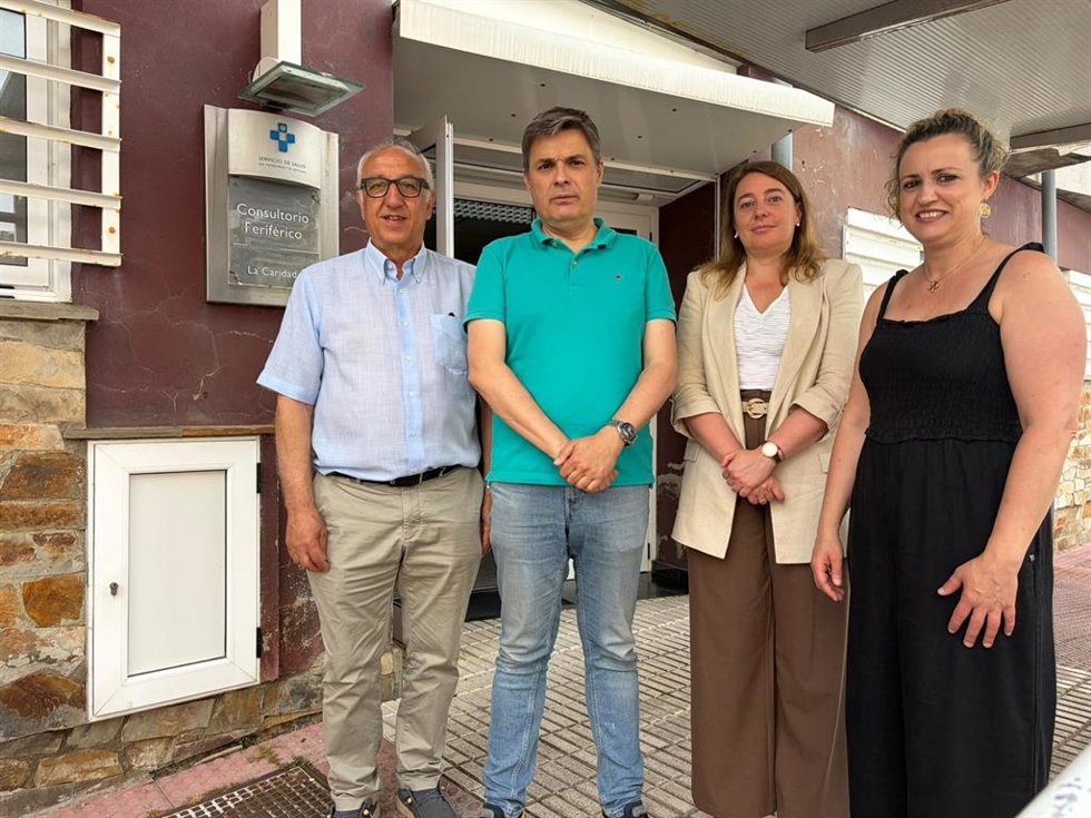 El PP denuncia que el servicio de taxi a demanda en El Franco no existe tras quedar desiertas las licitaciones.