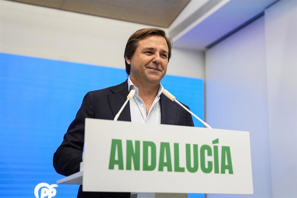Archivo - El secretario general del PP-A, Antonio Repullo, en una rueda de prensa. Imagen de archivo.