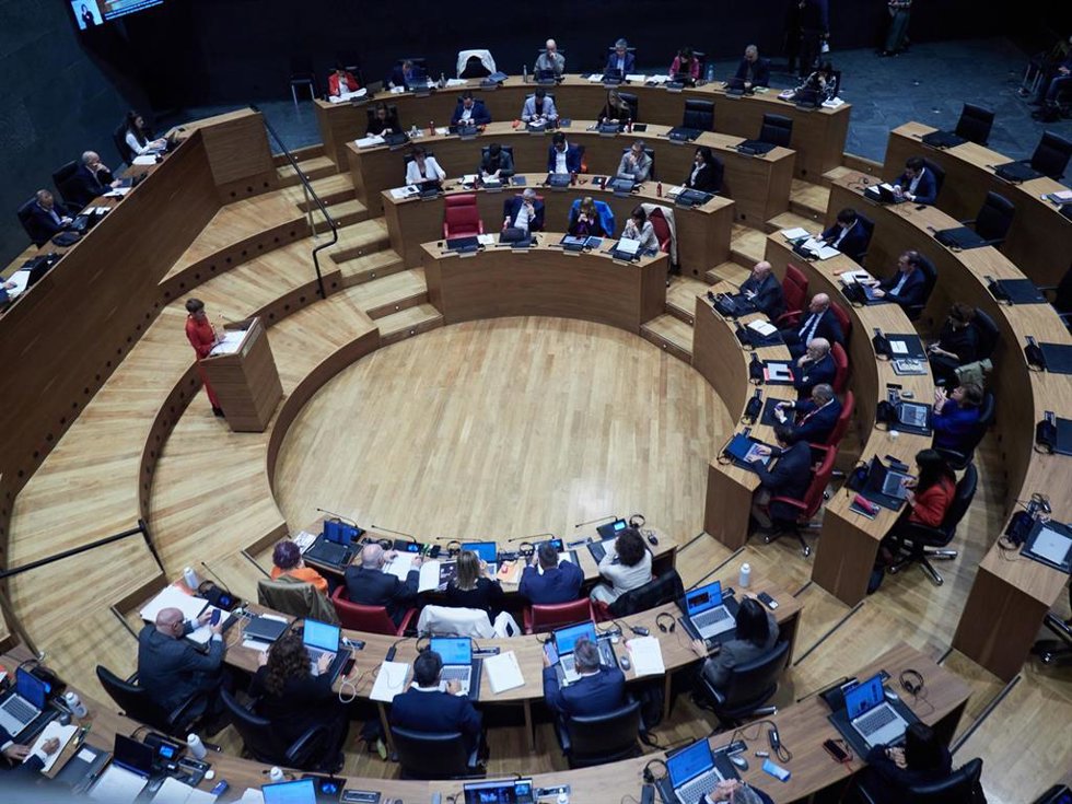 Archivo - Pleno del Parlamento de Navarra.