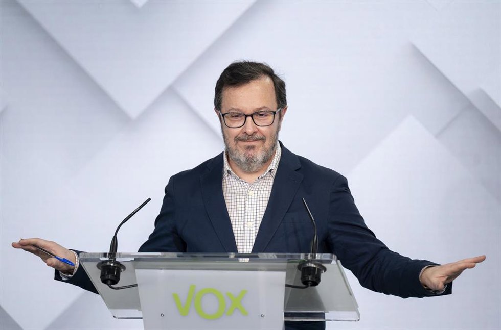 Archivo - El portavoz de Vox, José Antonio Fúster, durante una rueda de prensa posterior a la reunión del Comité de Acción Política