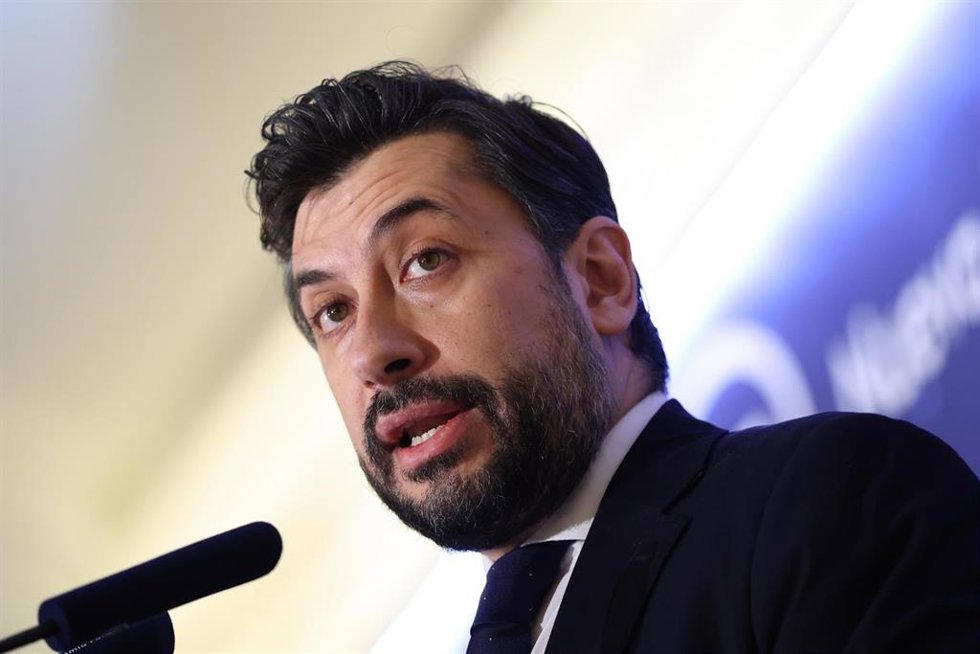 El portavoz del Grupo Parlamentario Popular en la Asamblea de Madrid, Carlos Díaz-Pache, durante un desayuno informativo, en el hotel Four Seasons
