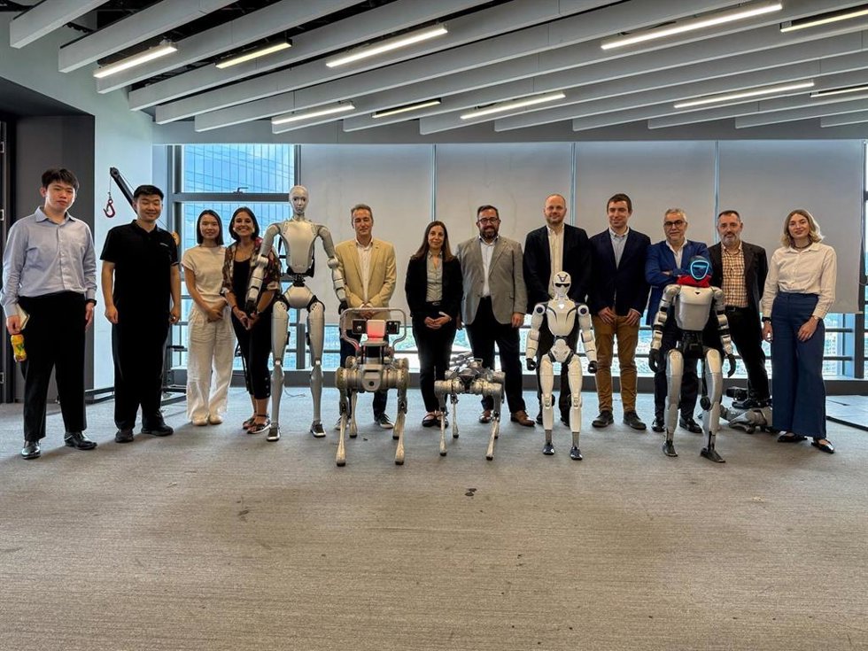 El vicepresidente Remírez, con la delegación navarra que visita estos días empresas chinas especializadas en robótica avanzada, IA y biología sintética
