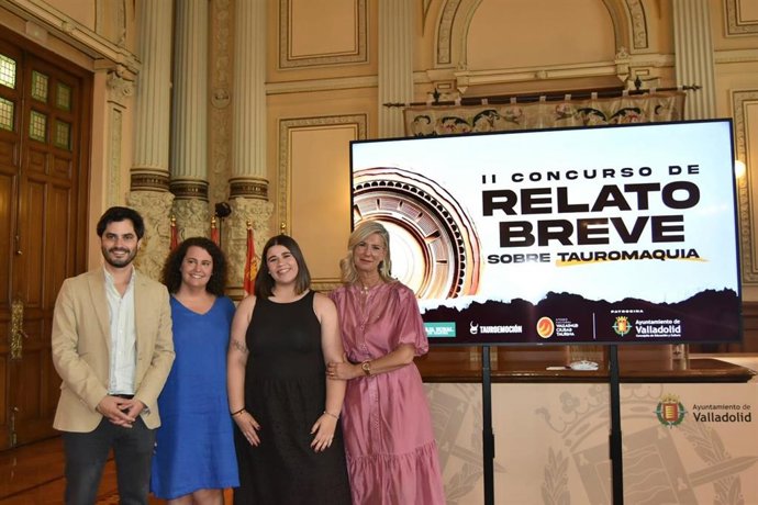 Entrega de los Premios de Relato Breve sobre Tauromaquia en el Ayuntamiento de Valladolid.