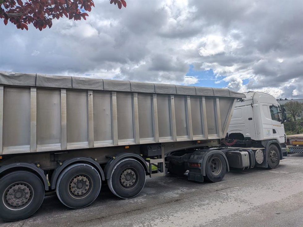 Archivo - Camiones. Transporte por carretera. Trailer