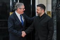 Zelenski agradece a Starmer su compromiso con Ucrania y desea a Reino Unido "todo el éxito" en su nueva etapa