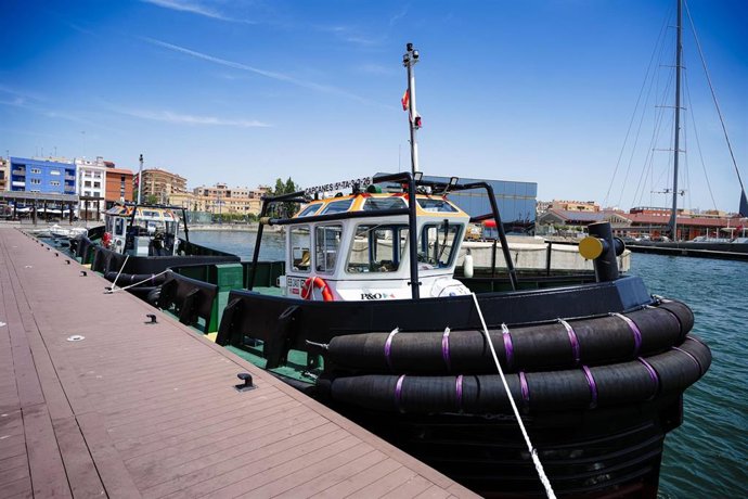 Imagen de las dos nuevas embarcaciones de amarre.