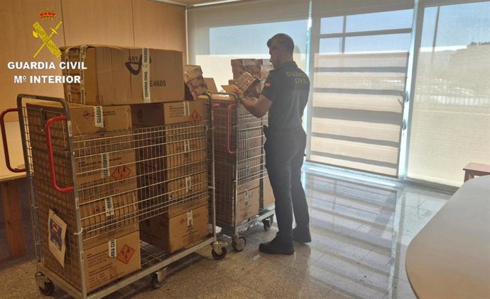 Intervidos máis de 5.000 unidades de material pirotécnico sen autorización en Mos (Pontevedra)