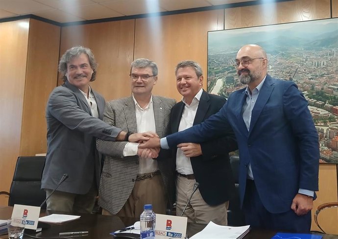 Firma del protocolo entre el Ministerio de Transporte, Adif y Bilbao Ría 2000 para impulsar la integración del tren en Punta Zorrotza y el desarrollo del futuro barrio