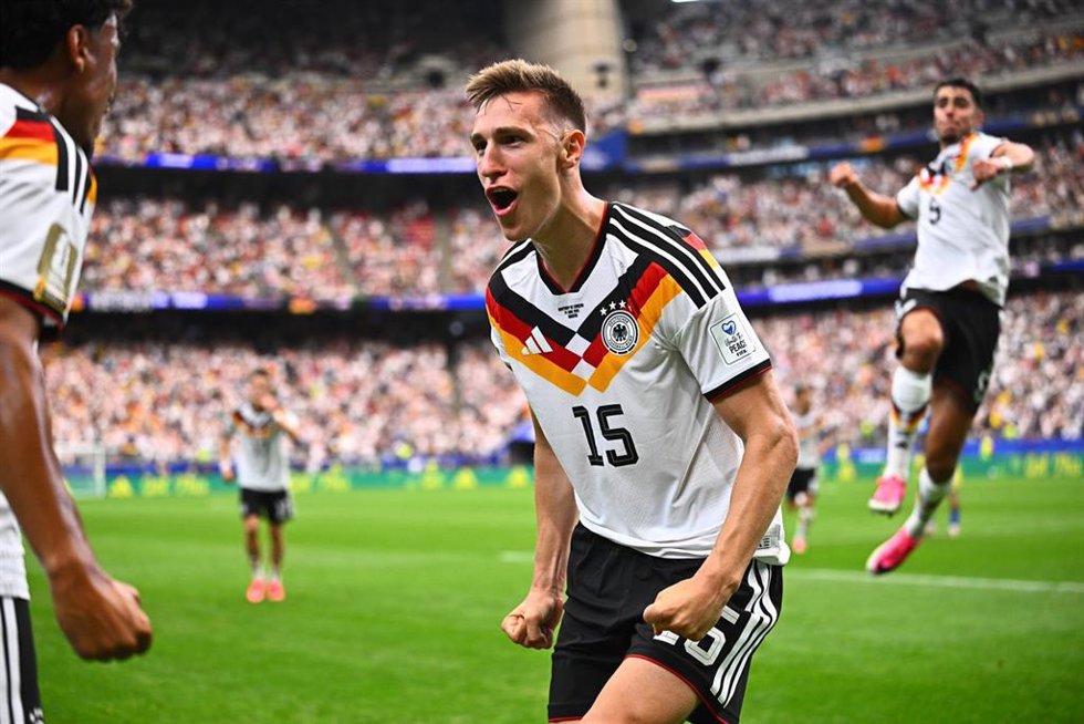 Nico Schlotterbeck con Alemania