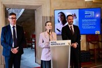 Prohens sostiene que los servicios públicos "no pueden asumir" la regularización sin que el Gobierno central se implique