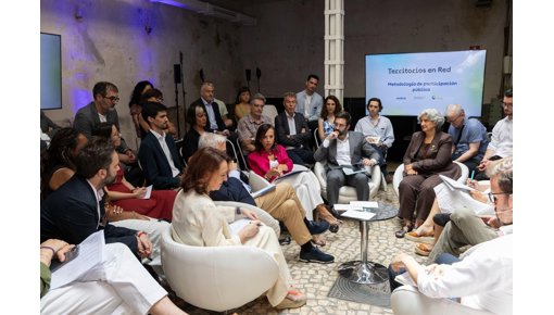 Redeia%2C+Fundaci%C3%B3n+Renovables+y+RGI+lanzan+una+metodolog%C3%ADa+para+incluir+a+los+territorios+en+el+despliegue+de+redes
