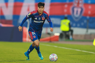 Futbol, Universidad de Chile vs Deportes Concepcion, campeonato 2026 Fecha 14, Liga de Primera 2026. El jugador de Universidad de Chile Marcelo Morales, es fotografiado durante un partido de  primera disputado en el estadio Nacional en Santiago,