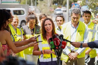 La consejera de Fomento, Articulación del Territorio y Vivienda en funciones de la Junta de Andalucía, Rocío Díaz, atiende a los medios.