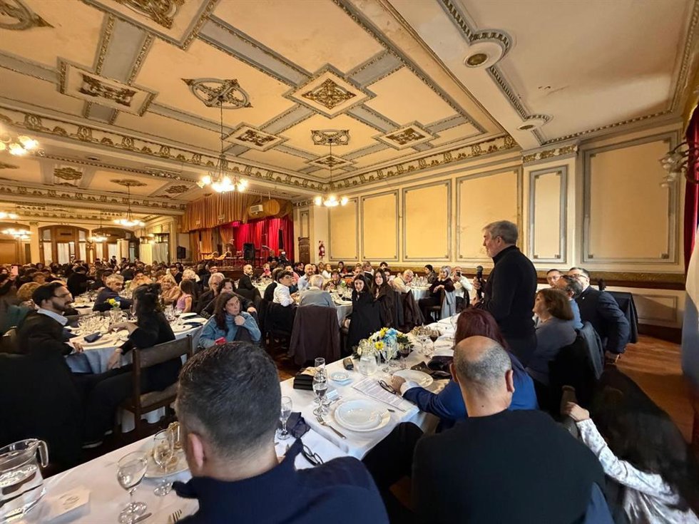 Encuento con canarios en Argentina en el marco de una visita oficial del presidente canario, Fernando Clavijo, al país