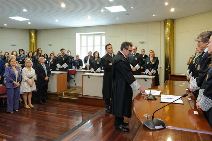 Joaquín de la Serna apuesta por adaptar la organización en su toma de posesión como secretario de Gobierno del TSJC