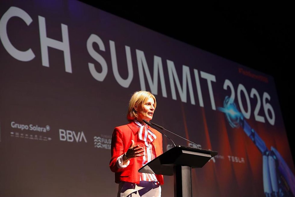La alcaldesa de Jerez de la Frontera (Cádiz), María José García-Pelayo, en la inaguración en los Museos de la Atalaya el Tech Summit 2026.