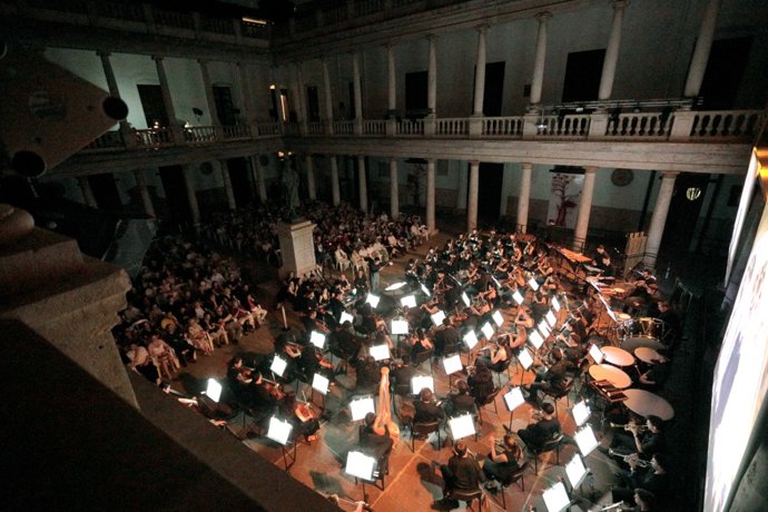 La Orquestra Filharmònica de la Universitat de València, Christina Rosenvinge, Entrelazados, el Orfeó Universitari y Perico Sambeat protagonizan una semana marcada por la diversidad artística