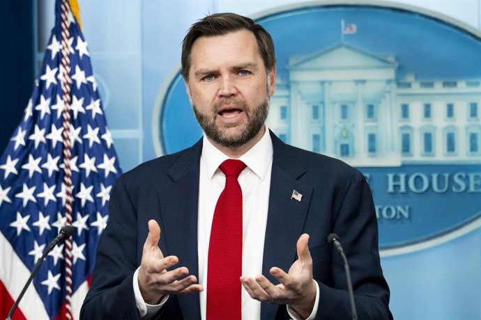 18 de junho de 2026, Washington, Distrito de Columbia, EUA: O vice-presidente J.D. VANCE fala à imprensa durante uma coletiva na Sala de Coletivas da Casa Branca, em Washington, DC. Imagem: 1111072348, Licença: Direitos gerenciados, Restrições: , Autoriza